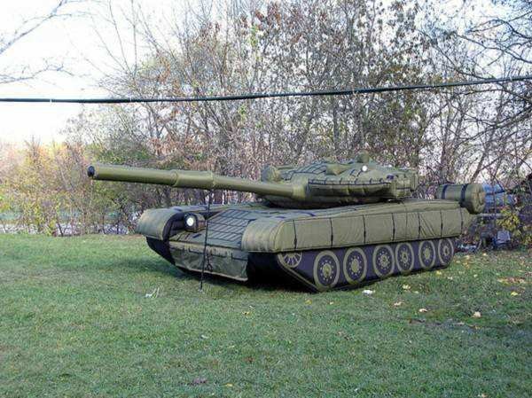 玉树陆地军事假目标坦克